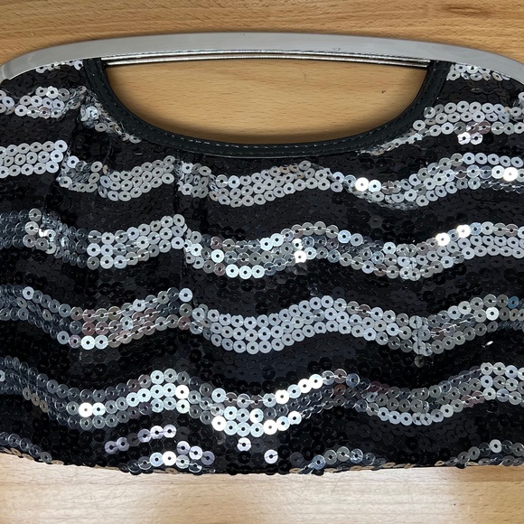 Express Desing Studio Sequence Clutch - Picture 1 of 4